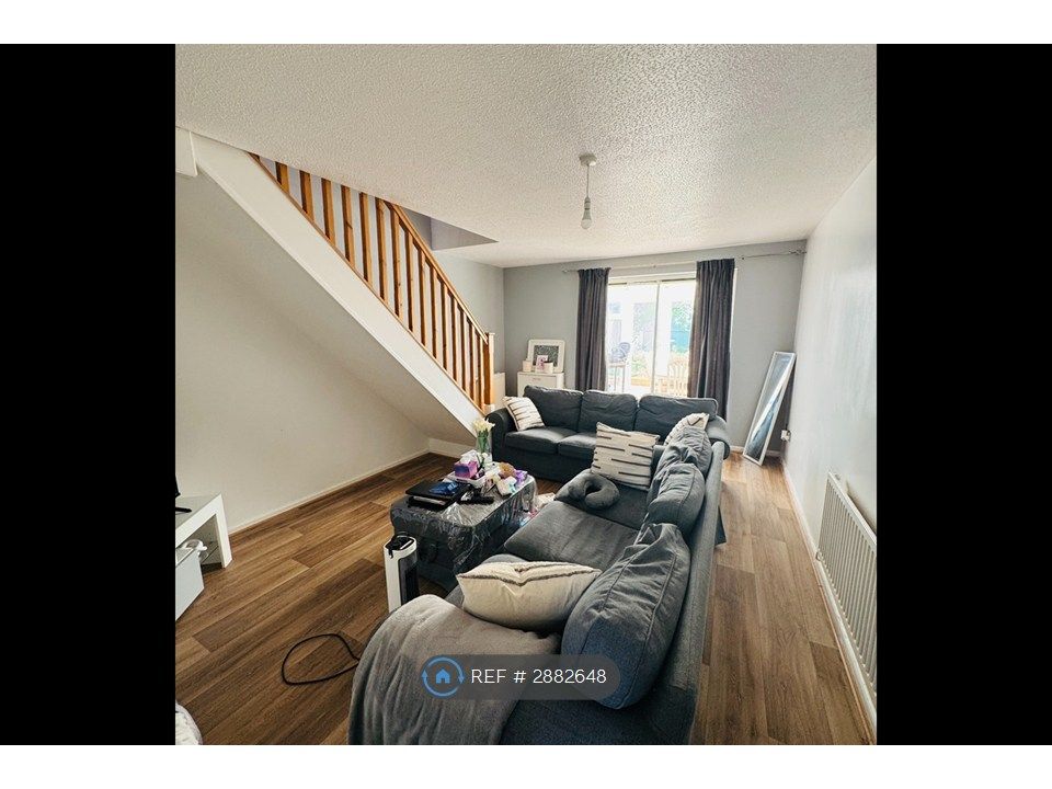 Property photo 3 of 19 Living Room