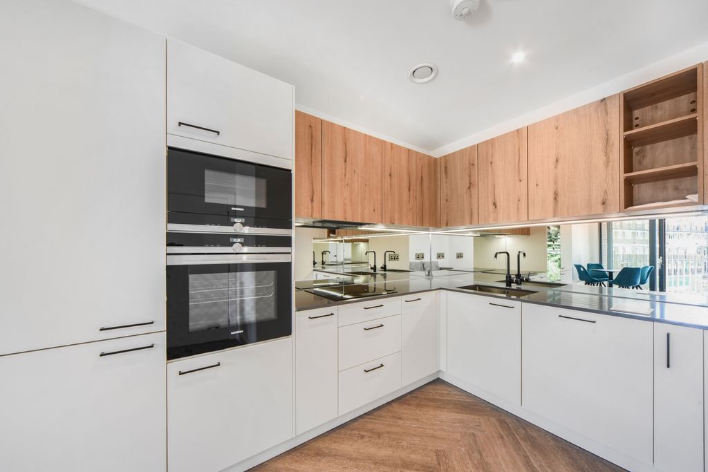Property photo 2 of 15 Kitchen