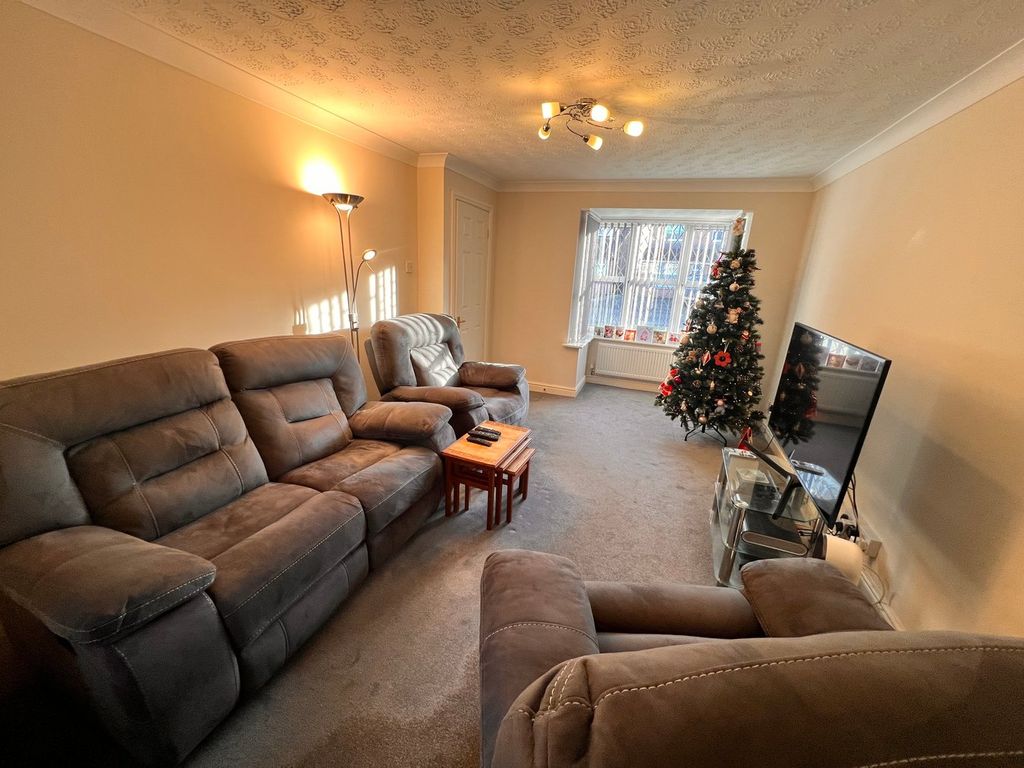 Property photo 3 of 32