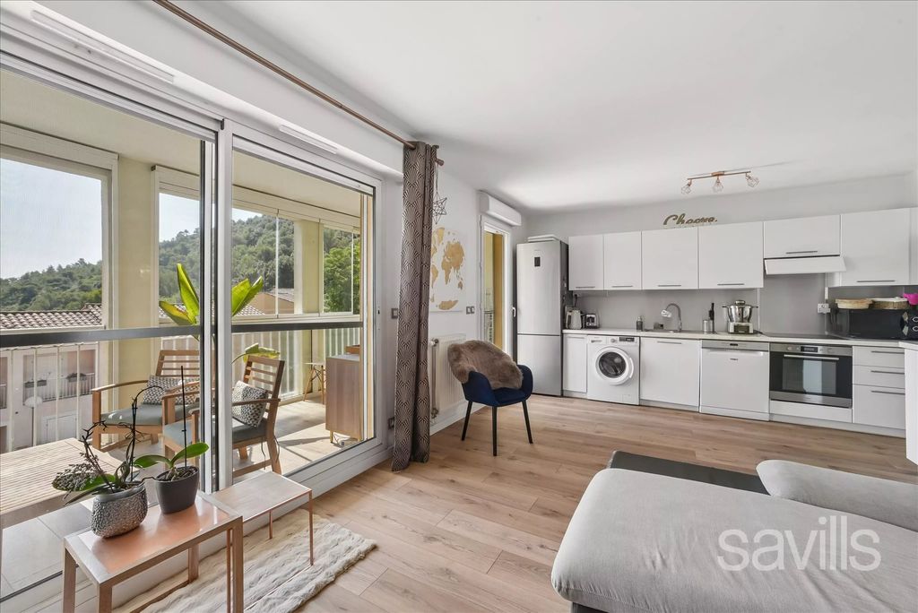 Property photo 1 of 15 4-Room Duplex Flat With Sea View
