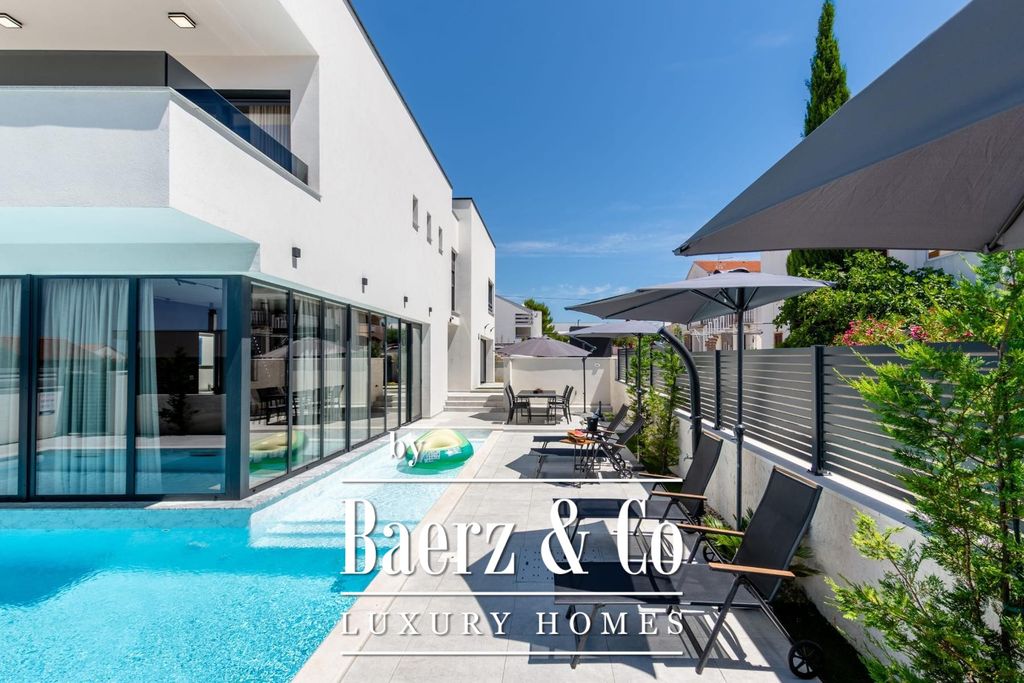 Property photo 1 of 35