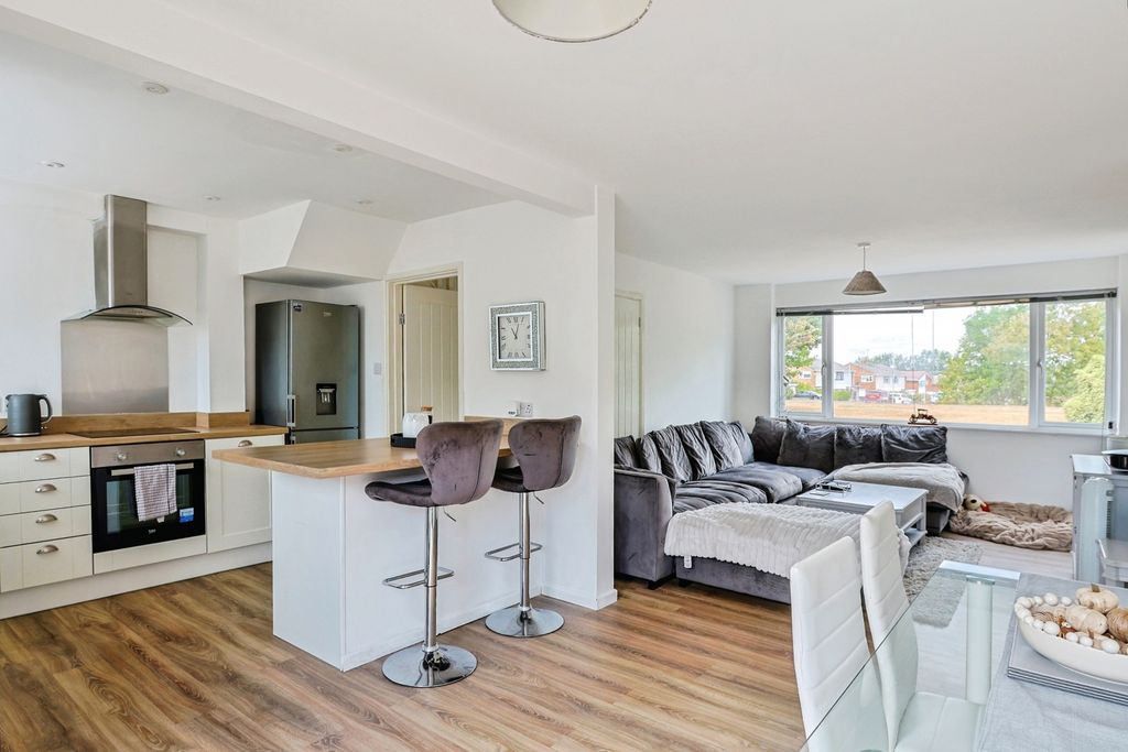 Property photo 2 of 17 Pbox-Img.Jpg