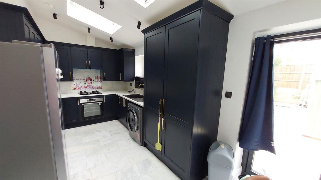 Property photo 2 of 29 Kitchen / Dinning Room