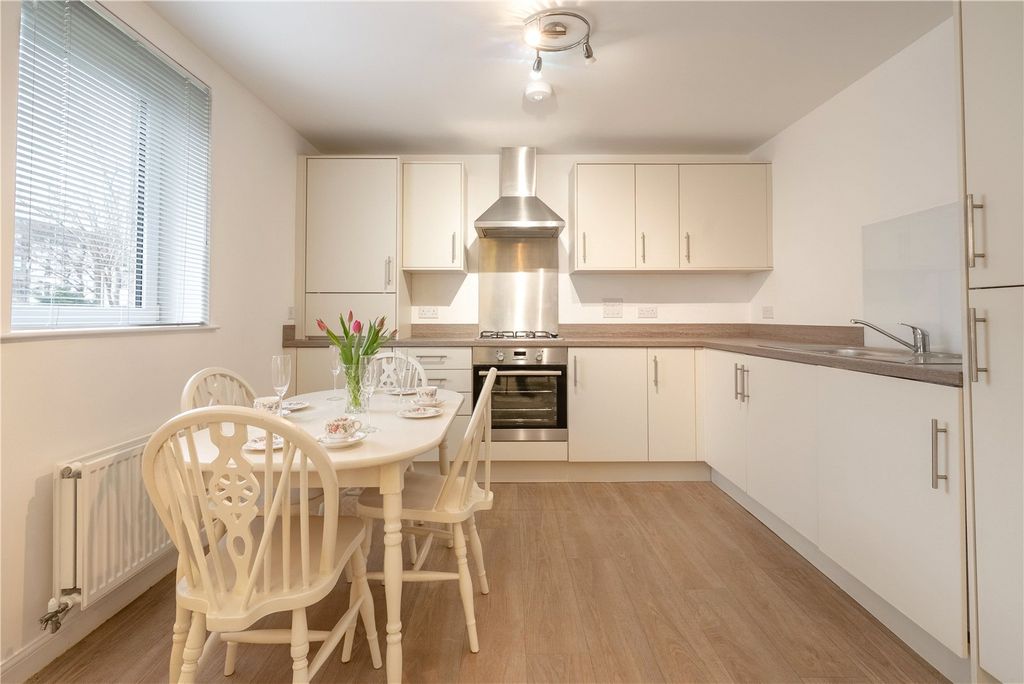 Property photo 3 of 23 Picture No. 17