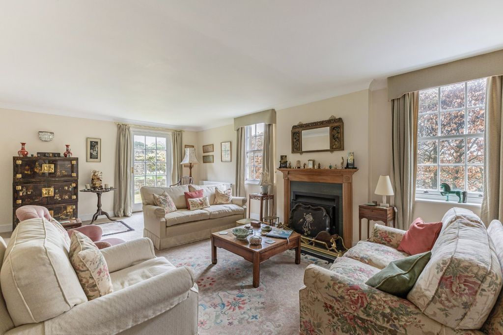 Property photo 3 of 17 Drawing Room