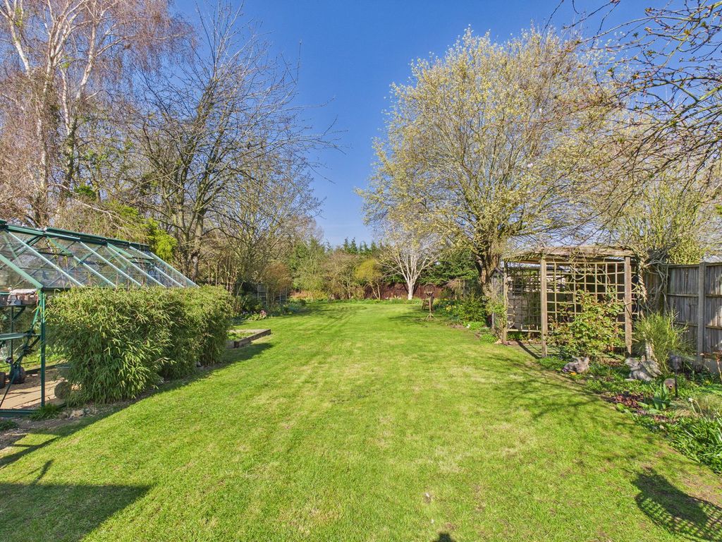 Property photo 2 of 31