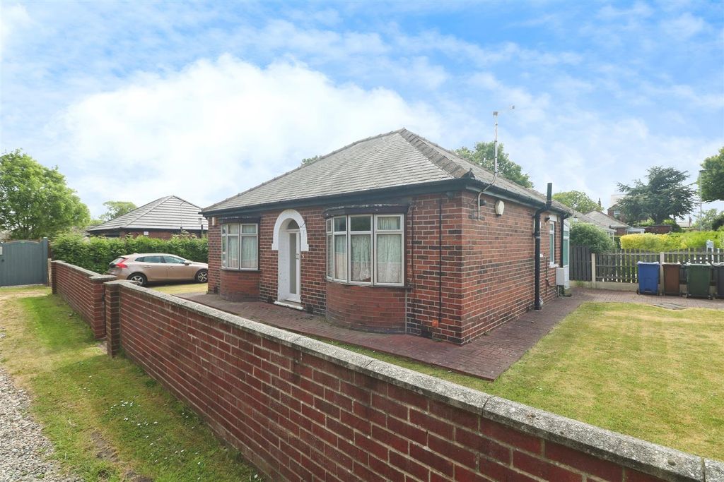 Property photo 1 of 11 External