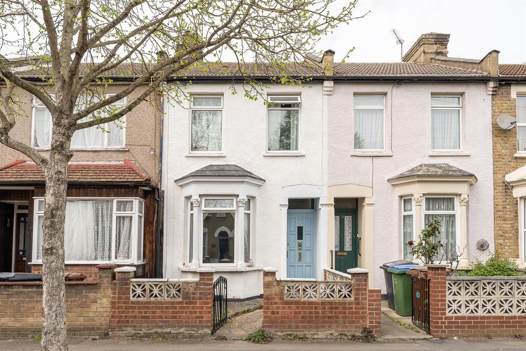Property photo 1 of 21 Thorpe Road, E7