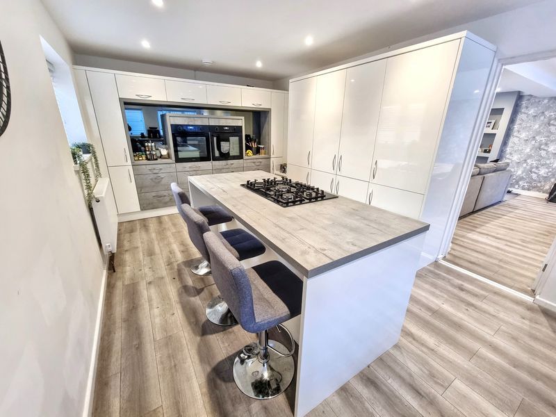 Property photo 2 of 16 Photo 8