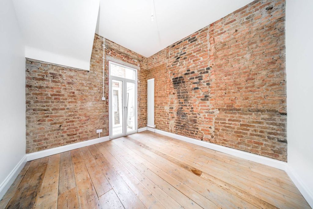 Property photo 2 of 7