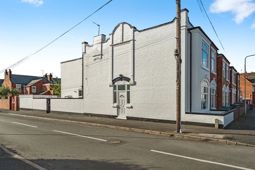 Property photo 1 of 17