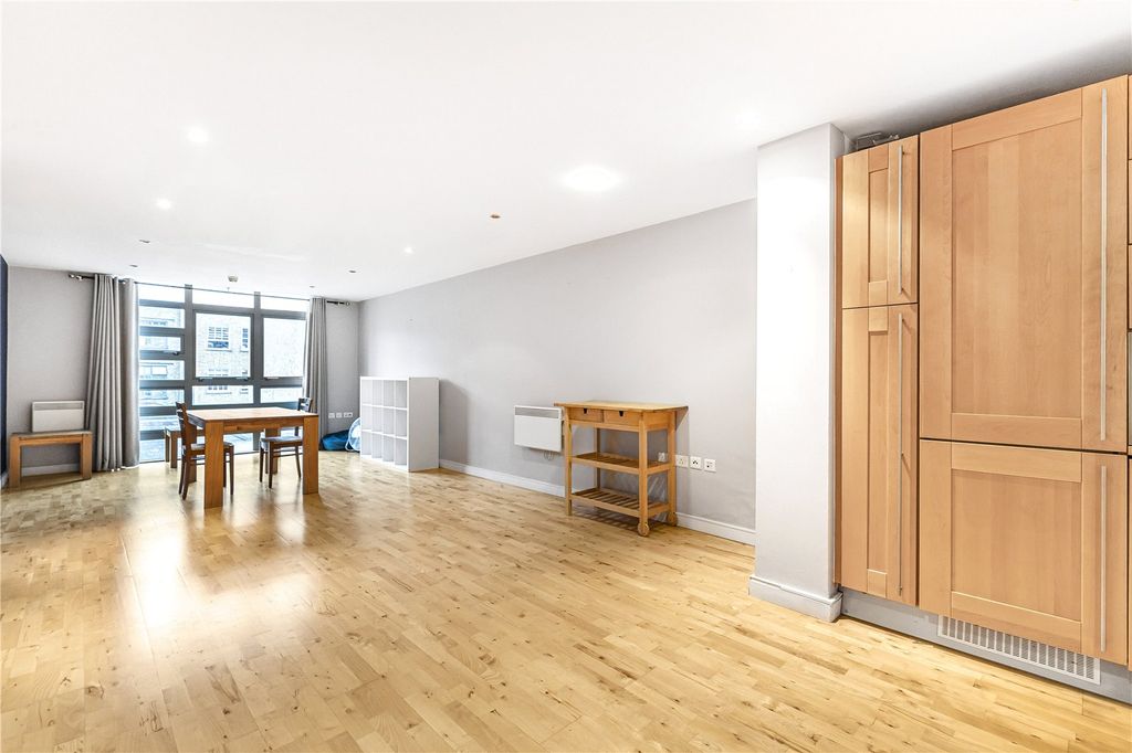 Property photo 3 of 25 Reception Room
