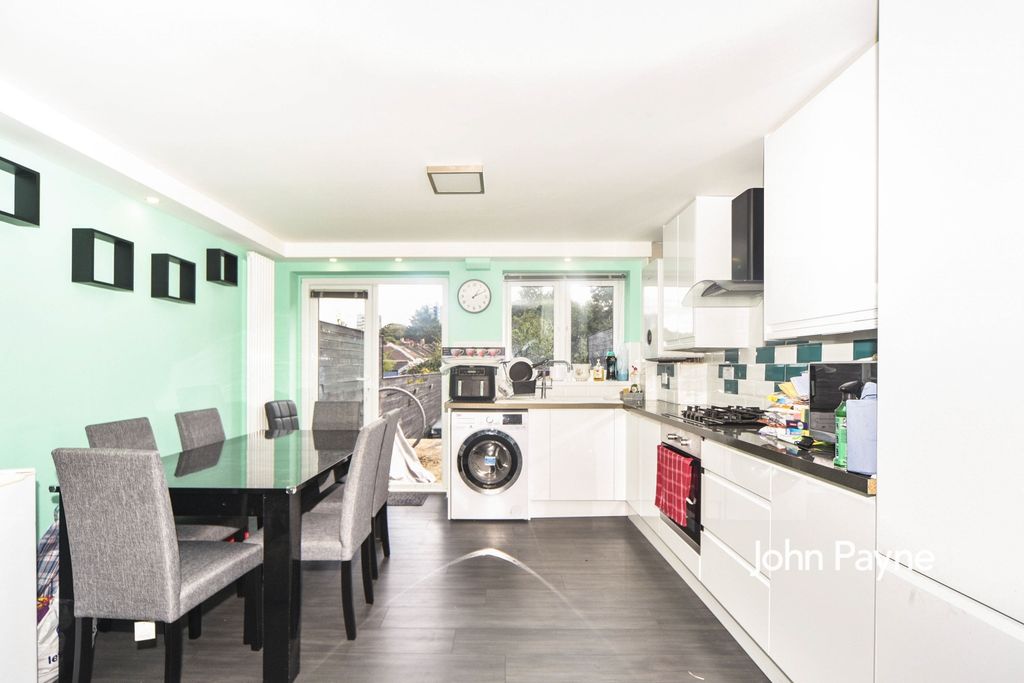 Property photo 2 of 11 Kitchen