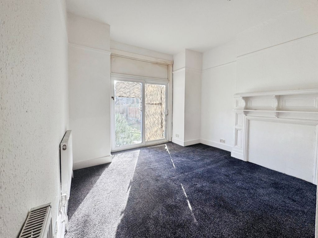 Property photo 3 of 9 Bedroom