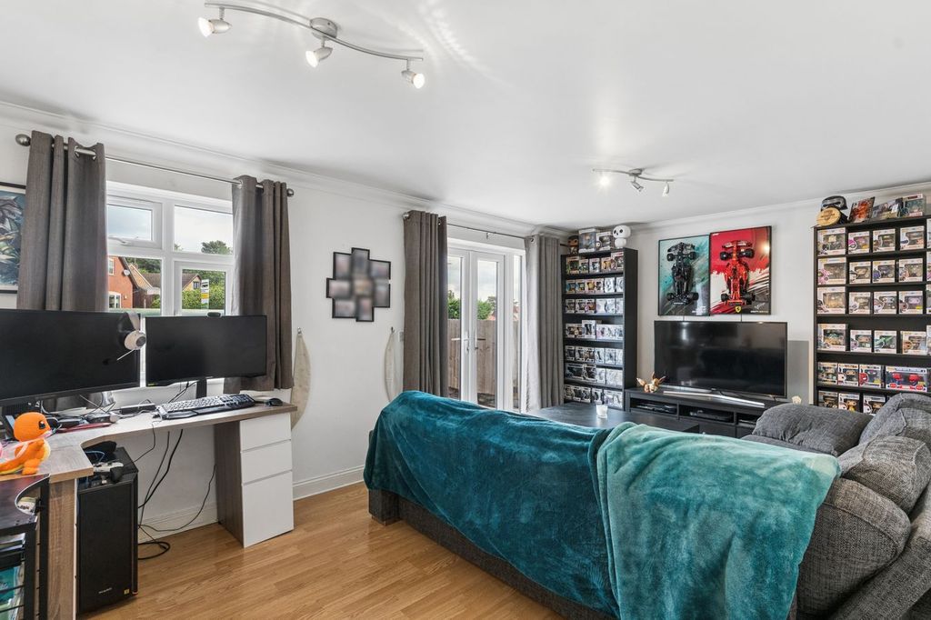 Property photo 3 of 17