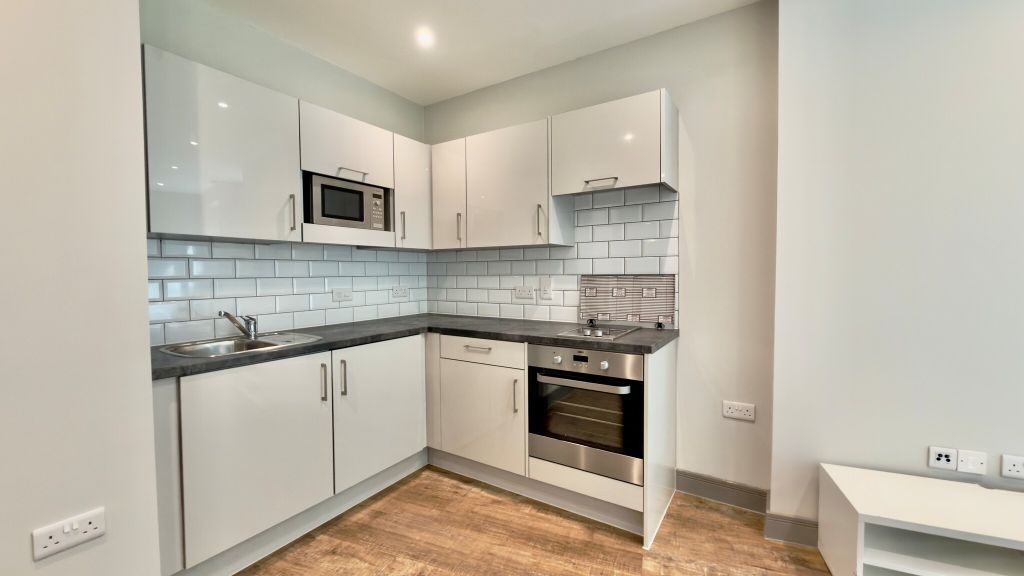 Property photo 2 of 10 Kitchen