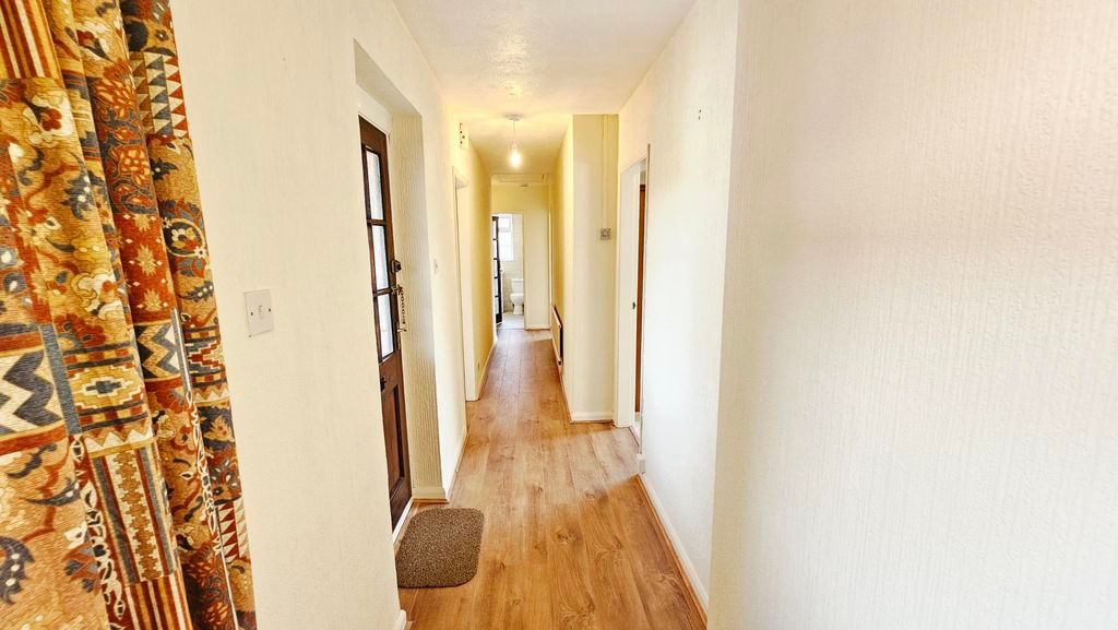 Property photo 3 of 19 Photo 12