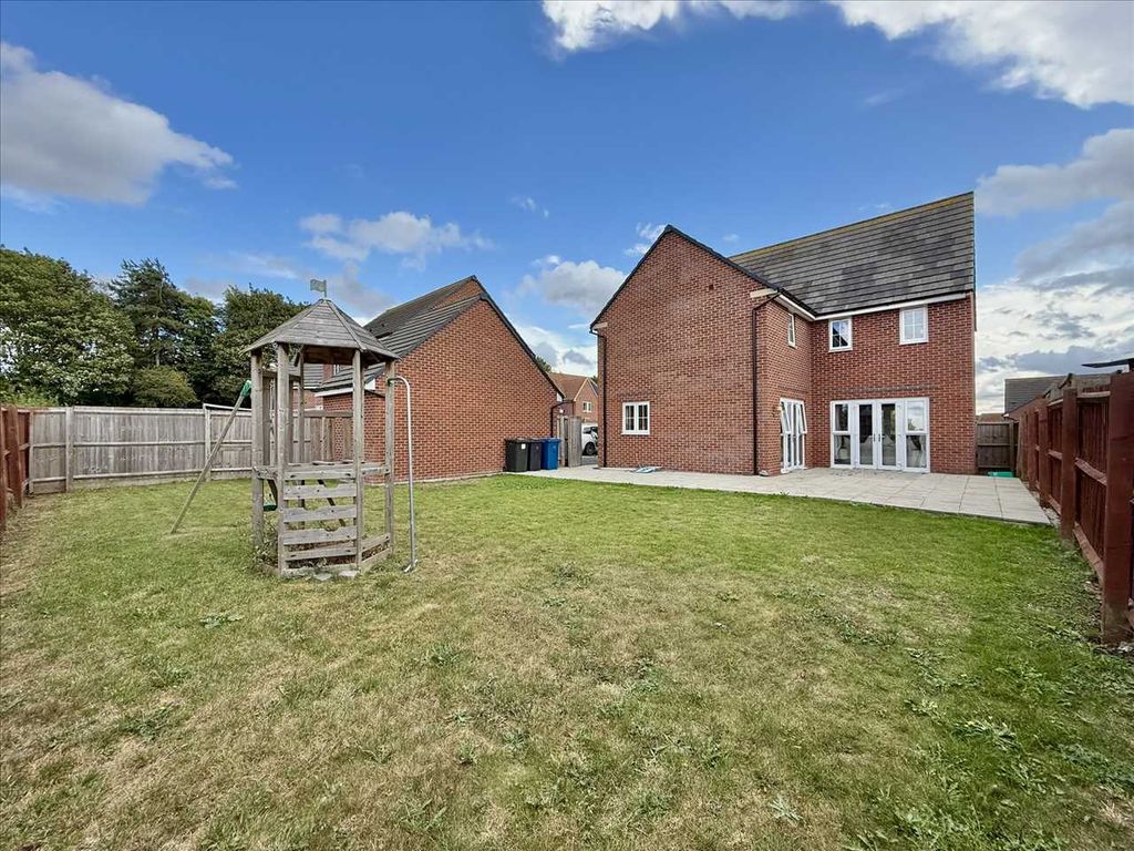 Property photo 2 of 28