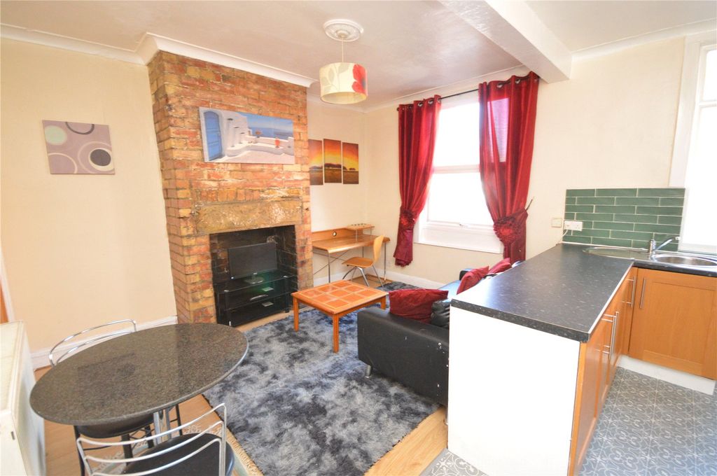 Property photo 2 of 12 Picture 2