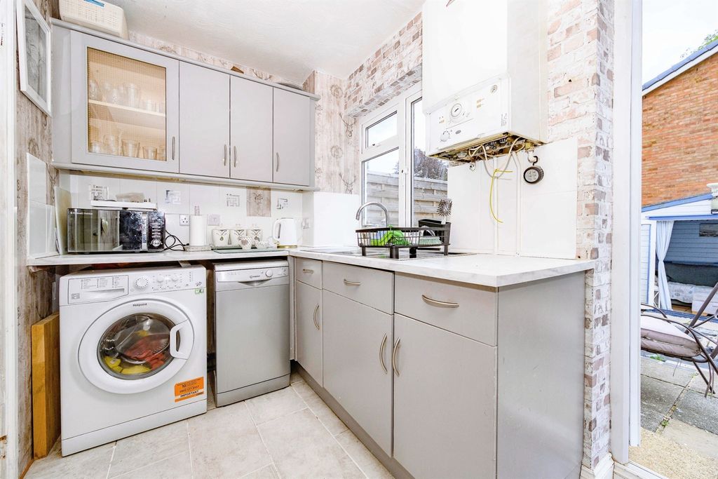 Property photo 2 of 18