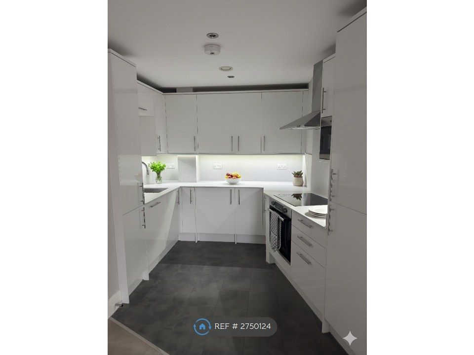 Property photo 2 of 8 Kitchen