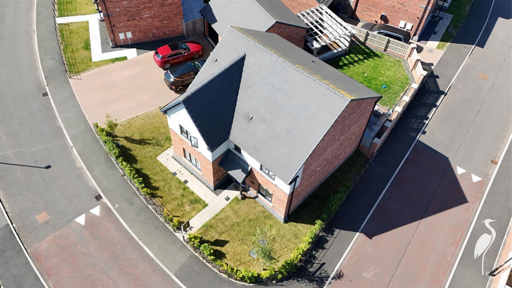 Property photo 2 of 47