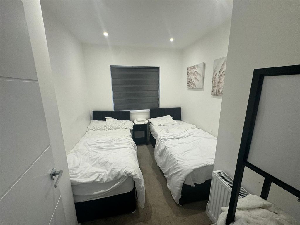 Property photo 2 of 7 Aa5E1E5d-170B-4d06-Ade5-3E564B1143E8.Jpg