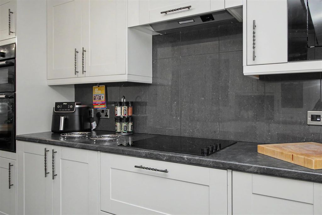 Property photo 3 of 27 Img_5969.Jpg