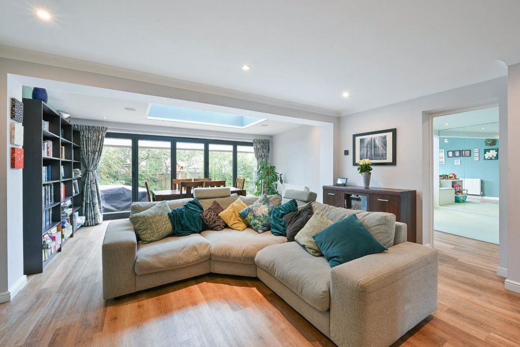 Property photo 2 of 22 Horton Crescent