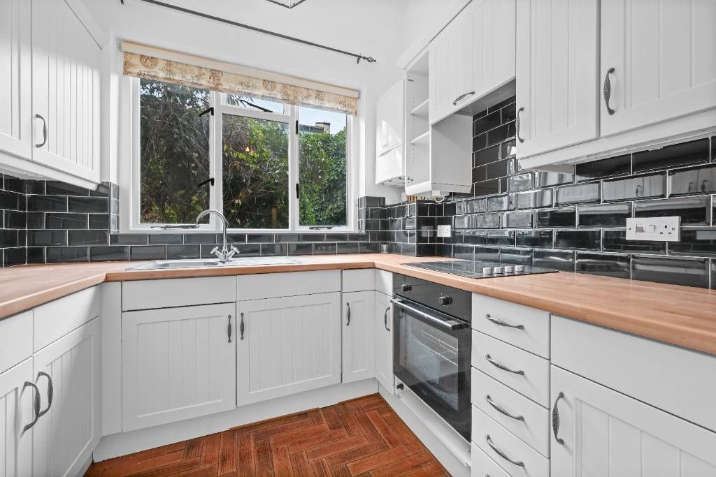 Property photo 1 of 13 Image