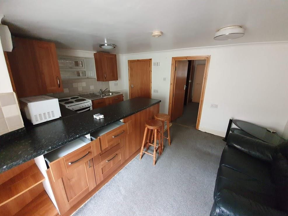Property photo 2 of 3 5