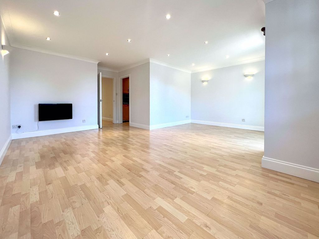 Property photo 3 of 14 Photo 12