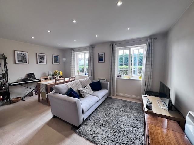 Property photo 2 of 8 Flat 2 Wells House Lounge.Jpg