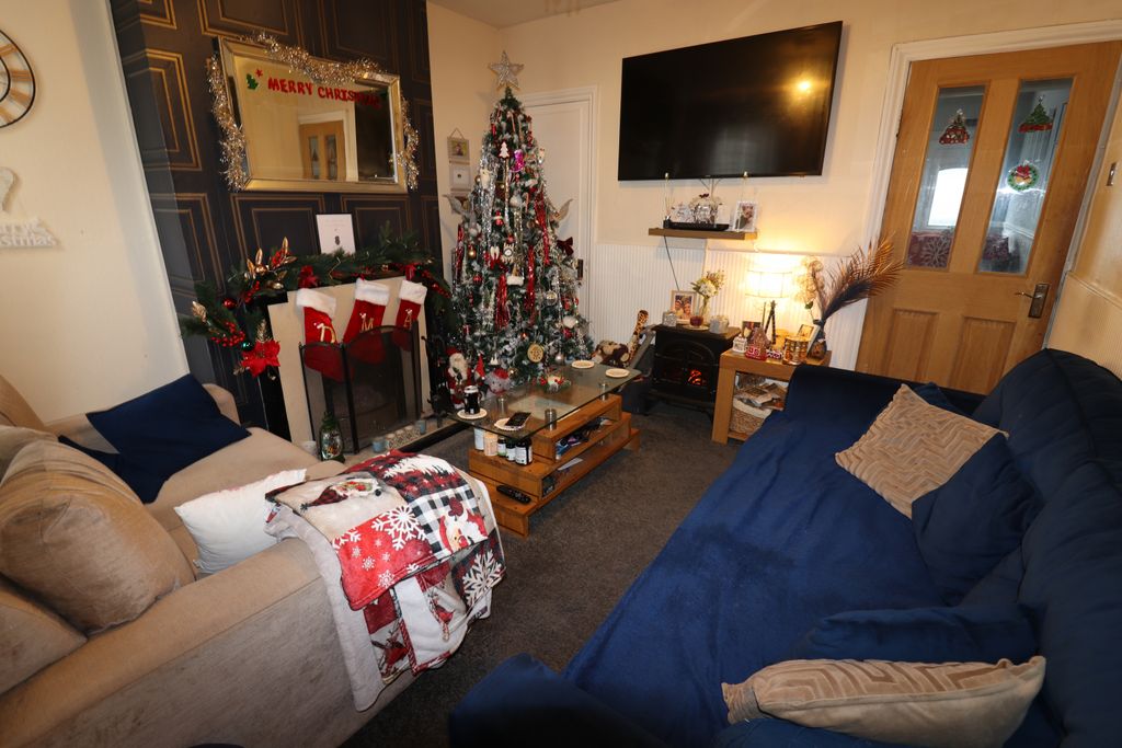 Property photo 3 of 7 Gallery