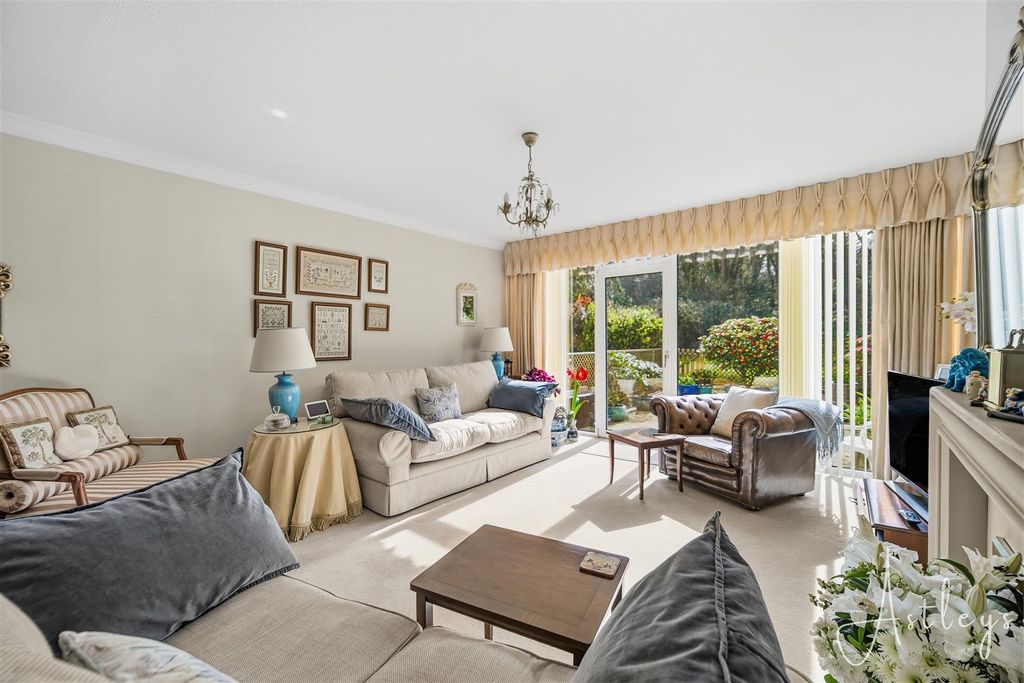 Property photo 2 of 21 Lounge/Dining Room