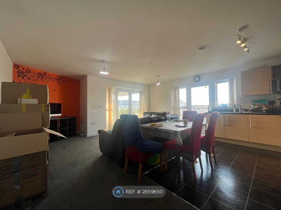 Property photo 3 of 12