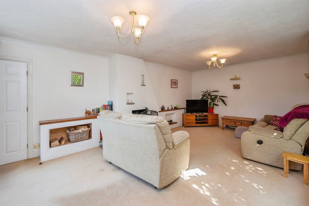 Property photo 3 of 17