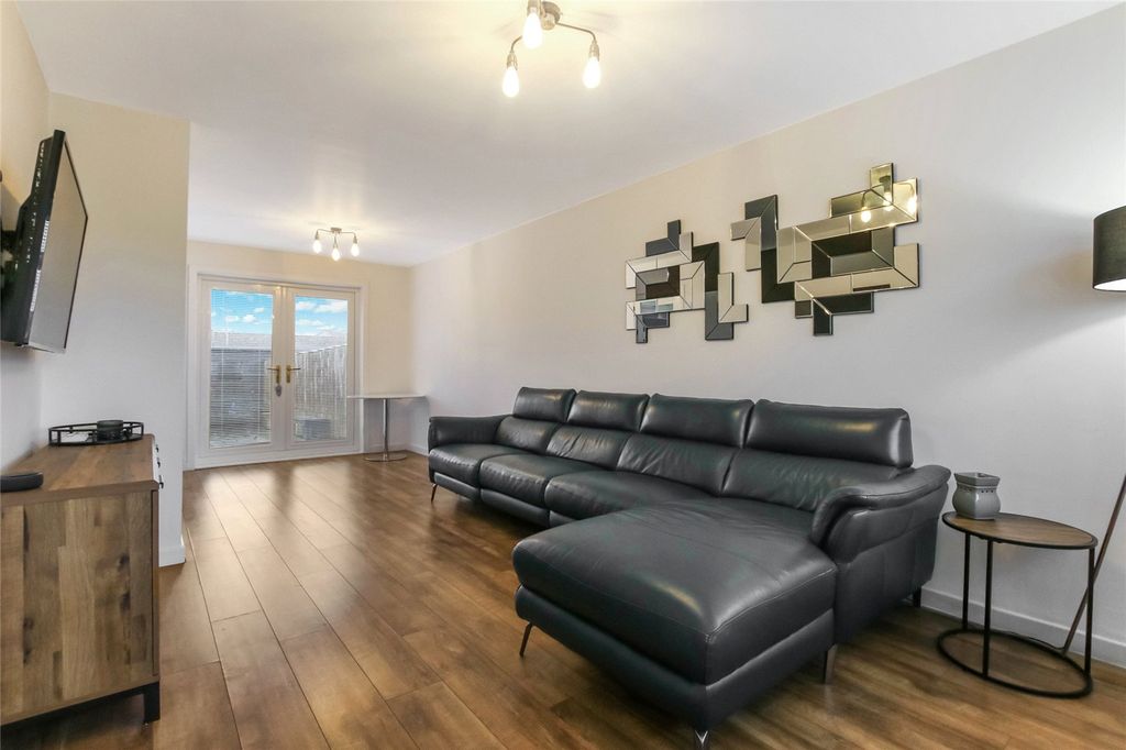 Property photo 3 of 22 Picture No. 04