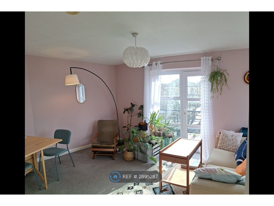 Property photo 1 of 28 Sunny Living Room