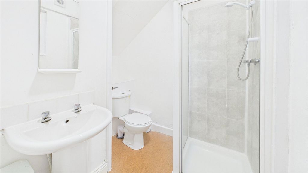 Property photo 3 of 5 Picture No. 06