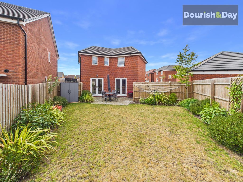 Property photo 3 of 27