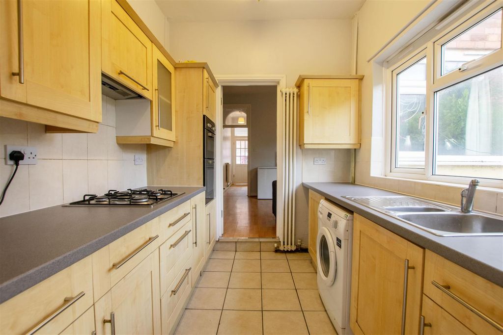 Property photo 3 of 13 Kitchen