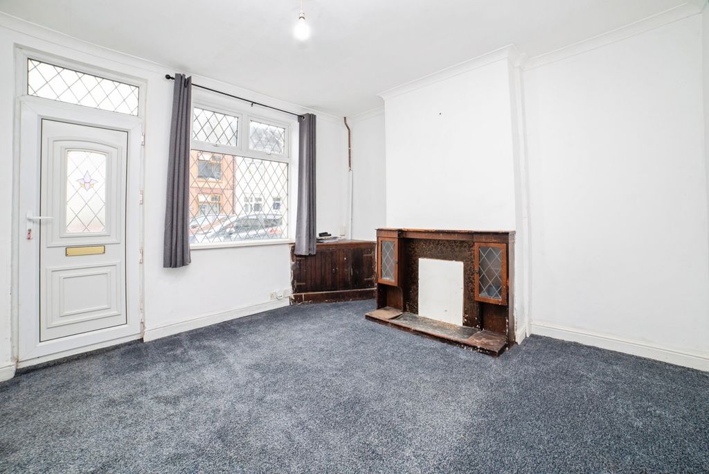 Property photo 3 of 17 Photo