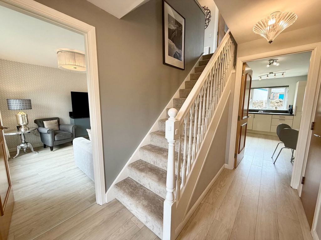 Property photo 2 of 37