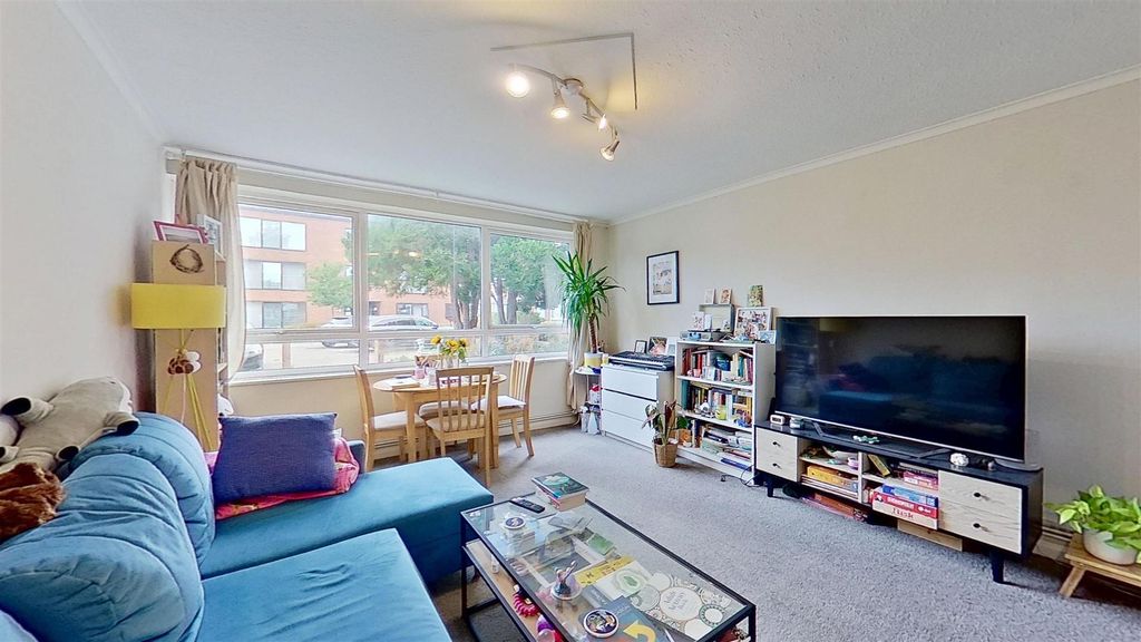 Property photo 1 of 9 St-Andrews-Court-Waynflete-Street-Sw18-06262025_18