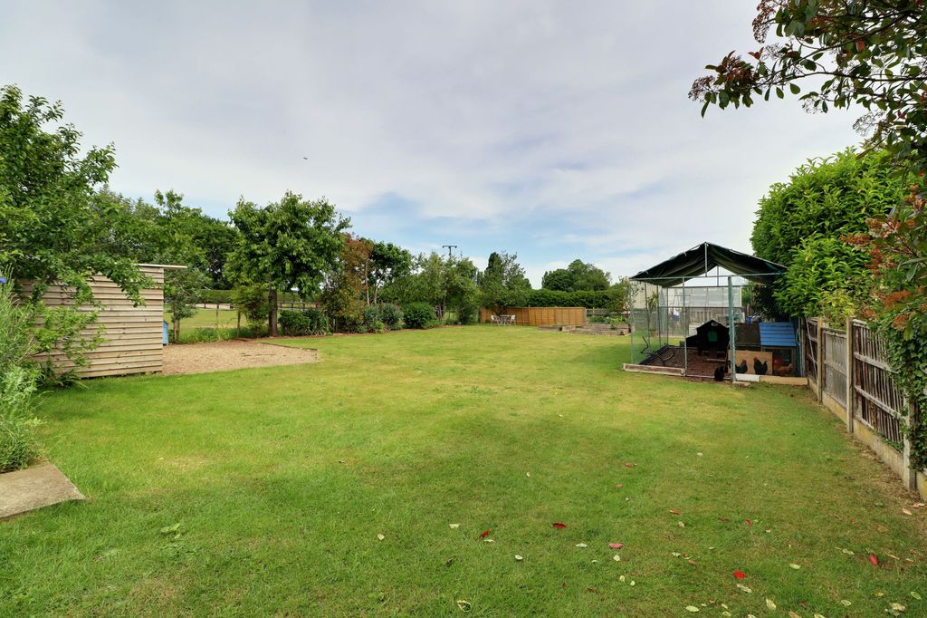 Property photo 2 of 31