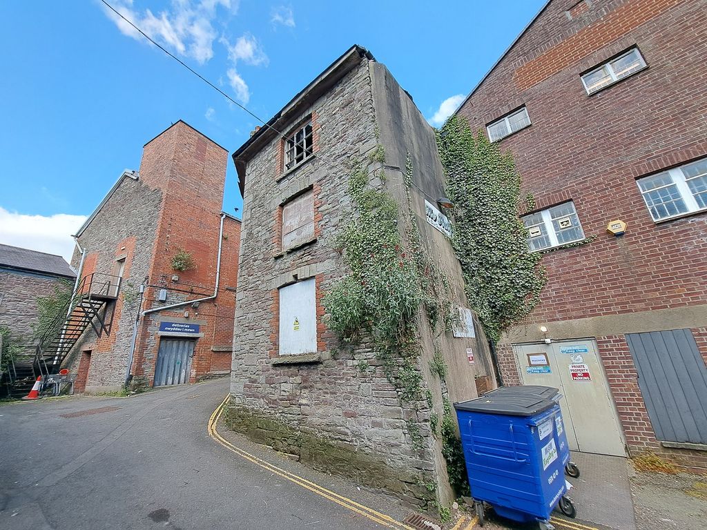 Property photo 2 of 3 Not Specified