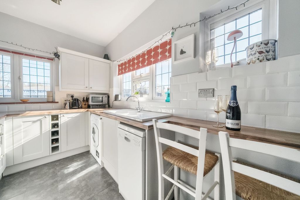 Property photo 3 of 15 Kitchen