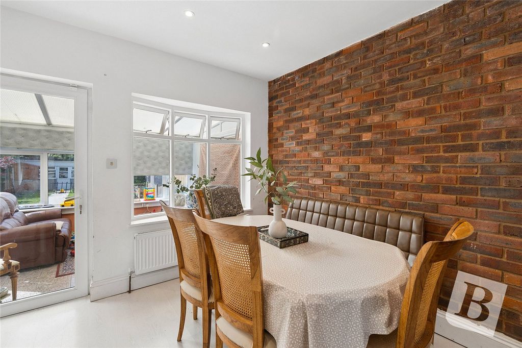 Property photo 3 of 18 Dining Area