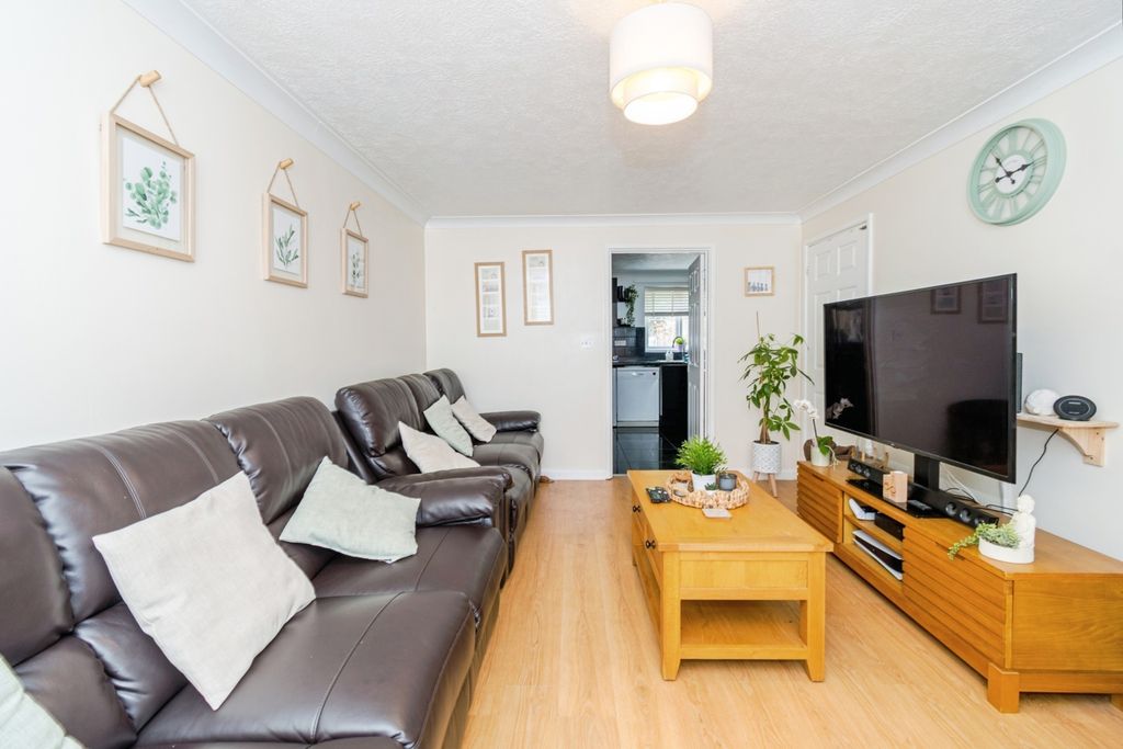 Property photo 2 of 17 Photo